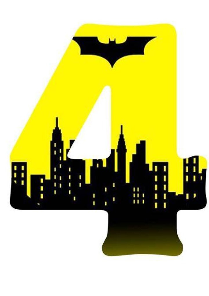 #4 Batman's Batarang - Best Superhero Weapons
