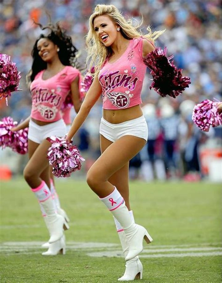 42 Of The Hottest Cheerleaders Who Didn't Leave Much To The Imagination