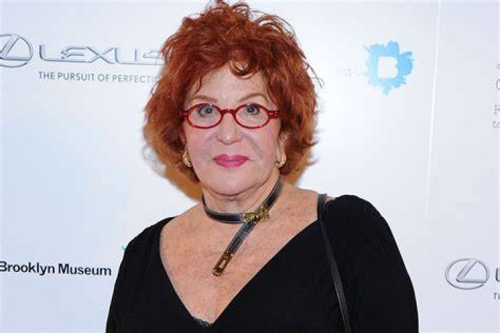 A close-up of Sally Jessy Raphael on her show.
