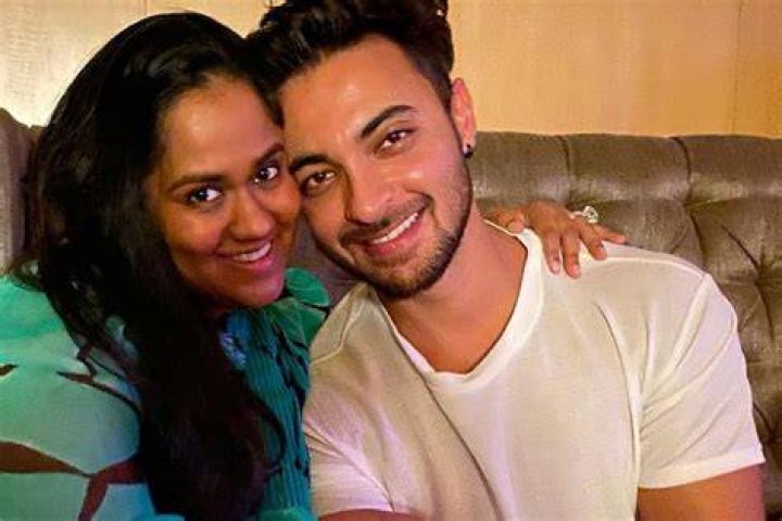 Aayush Sharma, Arpita Khan Sharma, Atul Agnihotri, Alvira Khan Agnihorti, Alizeh Agnihotri