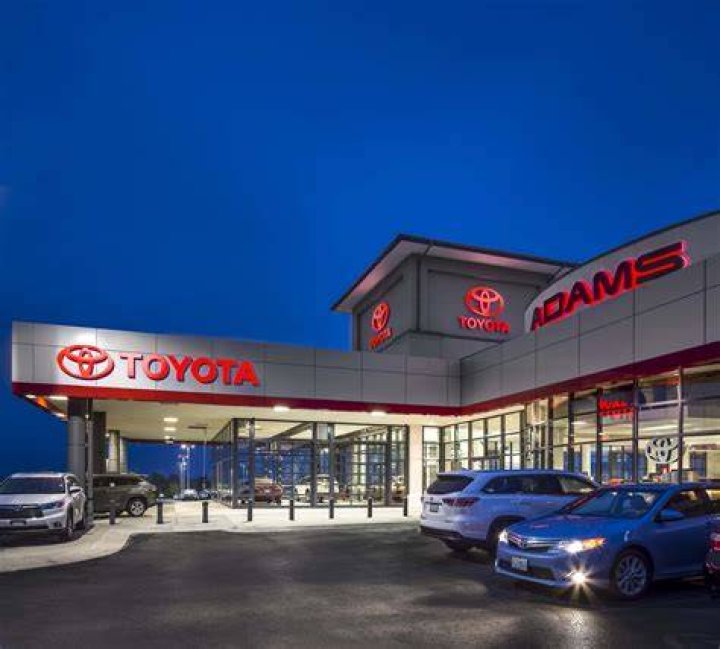 Adams Toyota Lee's Summit, MO