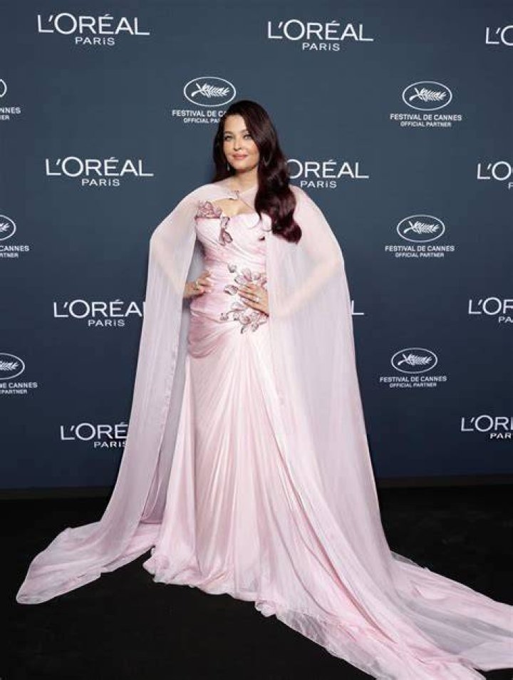 Aishwarya Rai Pink Blush look at Cannes 2022.