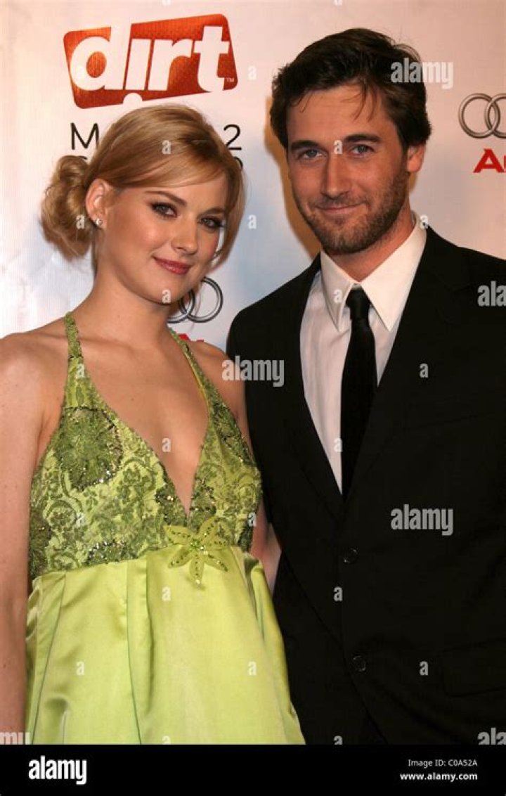 Alexandra Breckenridge and Ryan Eggold at The Walking Dead Ultimate Fan