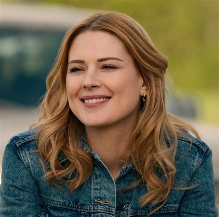 Alexandra Breckenridge as Mel in Virgin River.