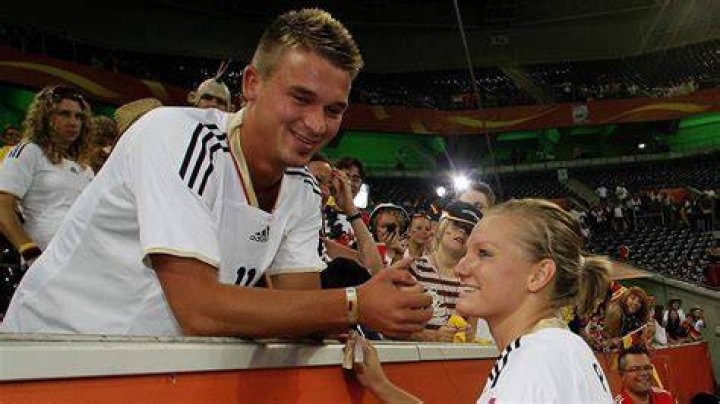 Alexandra Popp Lebensgef&auml;hrtin oder Freund? So lebt die DFBKickerin