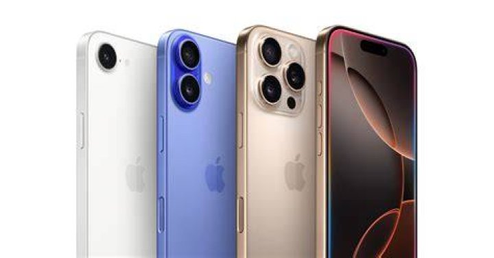Apple iPhone 13 and iPhone 11 Safari