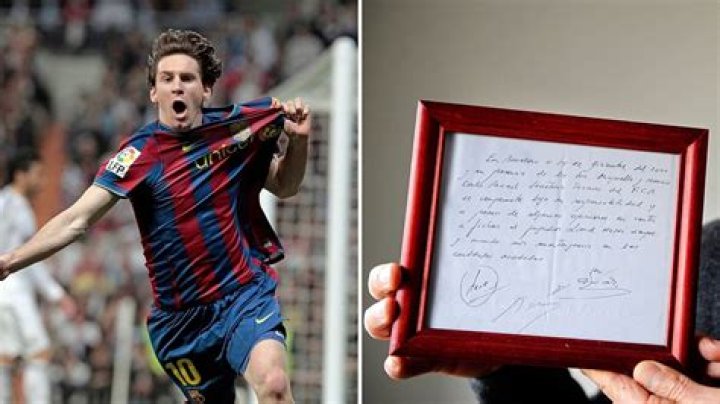 Argentinian Superstar Signed 1st Professional Contract With Barcelona on a Napkin