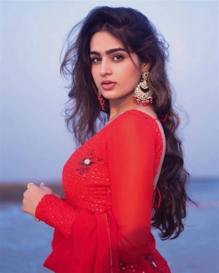 Ayesha Khan's Biography Portfolio Images Photos HD Pictures 2021