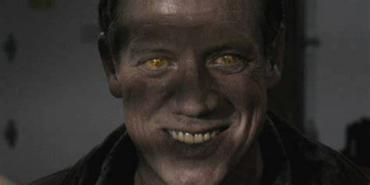 Azezel smiling in Supernatural