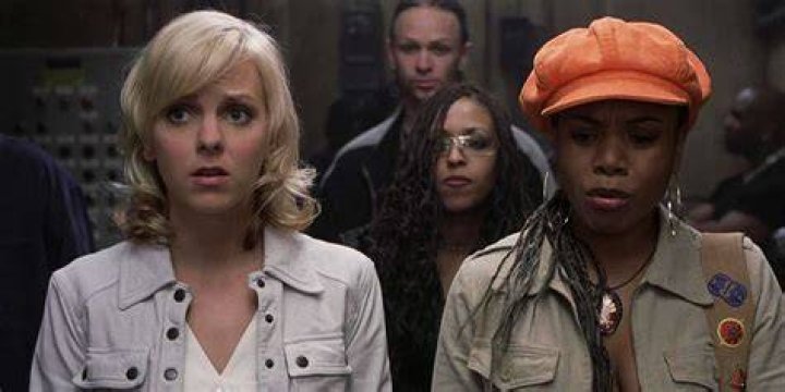 Brenda and Cindy at rap battle in Scary Movie 3