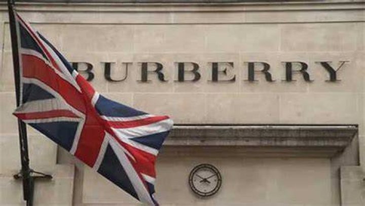 Burberry factura un 2,2 menos en su tercer trimestre fiscal