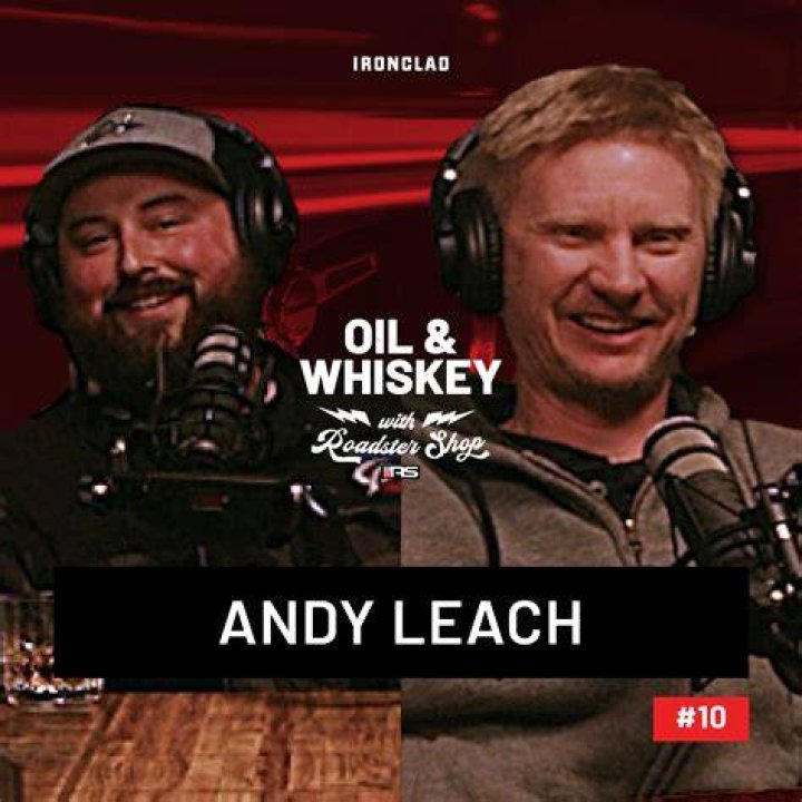 Cal and Andy talking in The 40-Year-Old Virgin