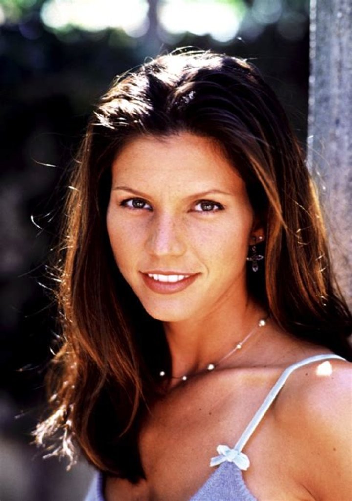 Charisma Carpenter as Coldelia and Seth Green as Oz in Buffy the Vampire Slayer