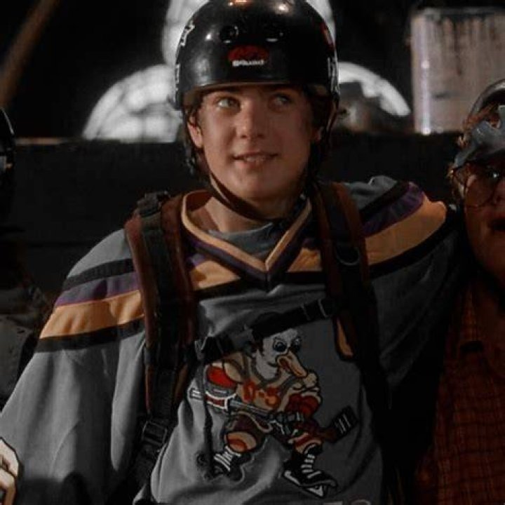 charlie conway &bull; mighty ducks icon Charlie conway, Charlie, Pacey witter