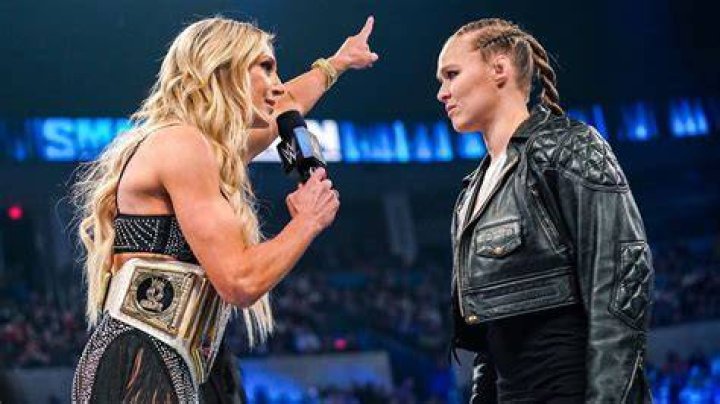 Charlotte Flair vs Ronda Rousey Survivor Series 2018