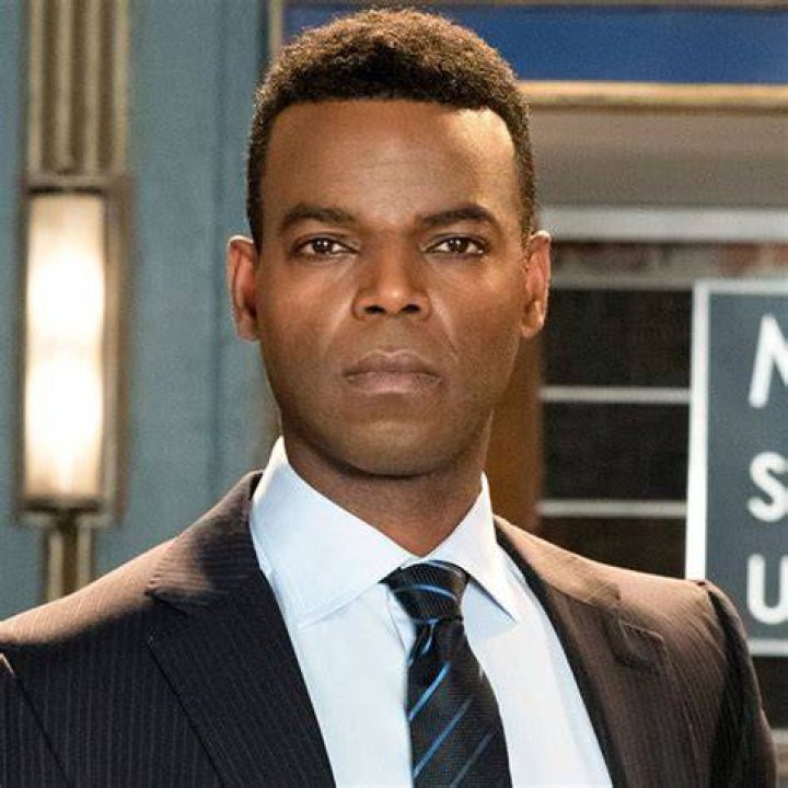 Christian Garland argues with Benson in Law And Order SVU