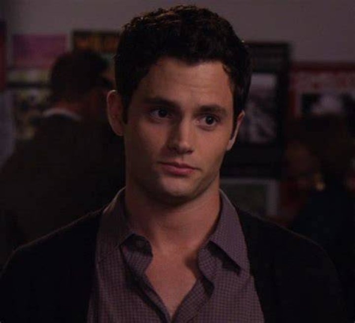Dan Humphrey at his computer in the Gossip Girl pilot