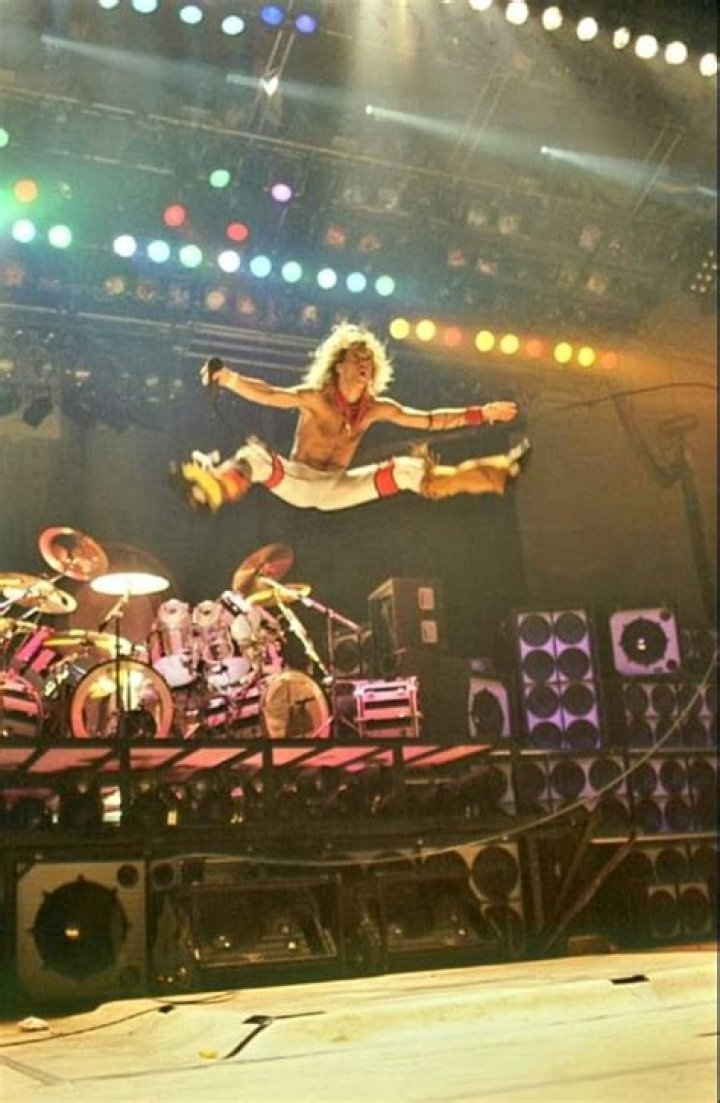 David Lee Roth doing a split on stage