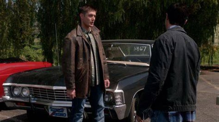 Dean gets in the Impala in heaven and puts on the radio to hear Carry on Wayward Son before driving through heaven in the Supernatural finale