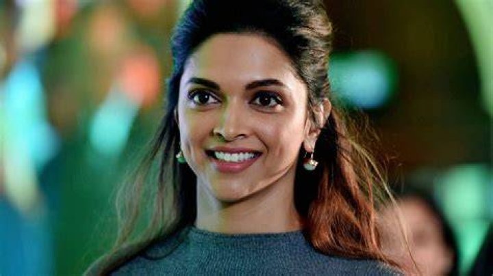 Deepika Padukone reminisces about Chennai Express in this hilarious video with Ranveer Singh, watch