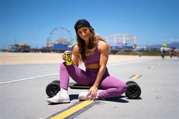 Demi Bagby Signs with C4 (PRNewsfoto/Nutrabolt)
