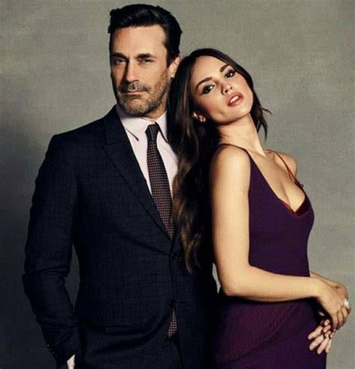Eiza Gonz&aacute;les and Jon Hamm in Baby Driver