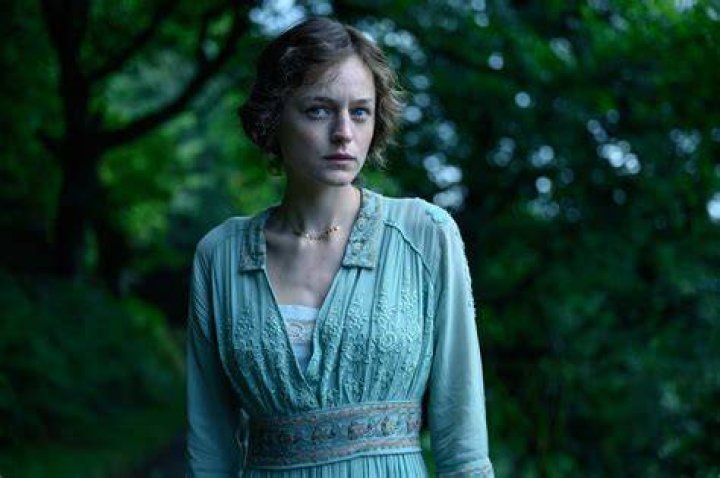 emma corrin lady chatterley's lover