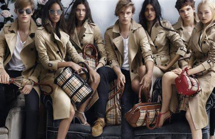 Explore Burberry Continues to Embrace the Luxury FashionTechnology