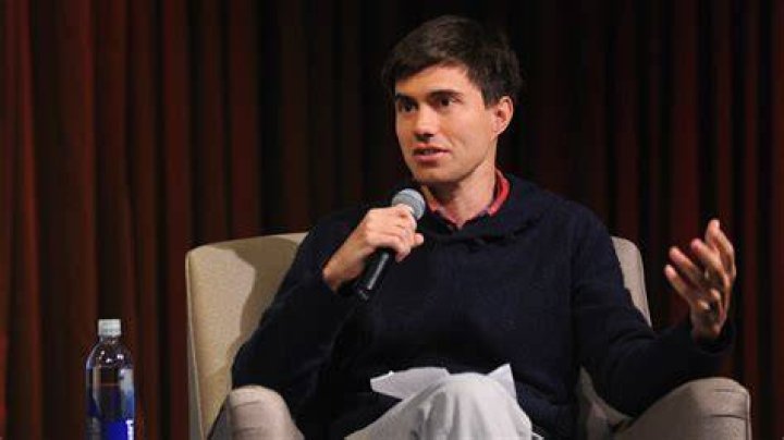 Facebook hires CollegeHumor's Ricky Van Veen to make its giant video