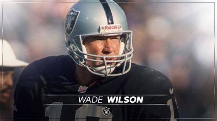 Former Raiders quarterback Wade Wilson dies at 60
