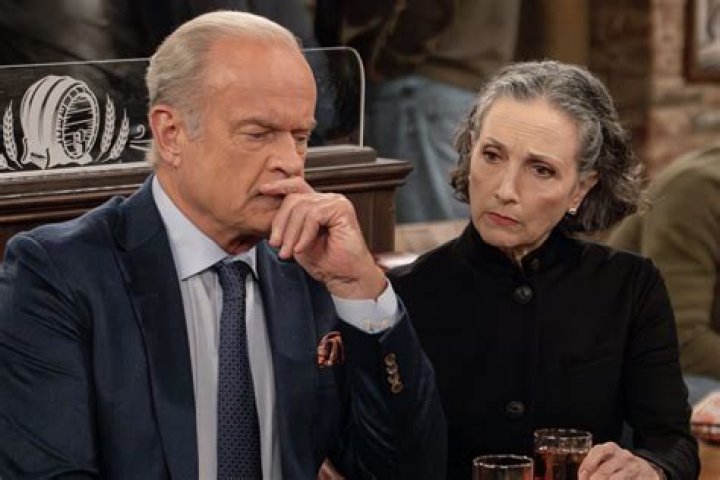 Freddy, Lilith and Frasier in the Frasier reboot episode 7