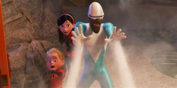Frozone protects Dash and Violet in Incredibles 2