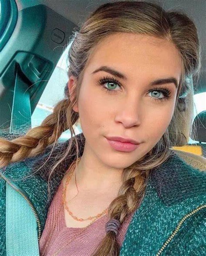 Gabrielle Moses Scrolller