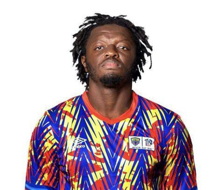 Ghana legend Muntari finally apologises for attacking Black Stars management member during 2014 World Cup
