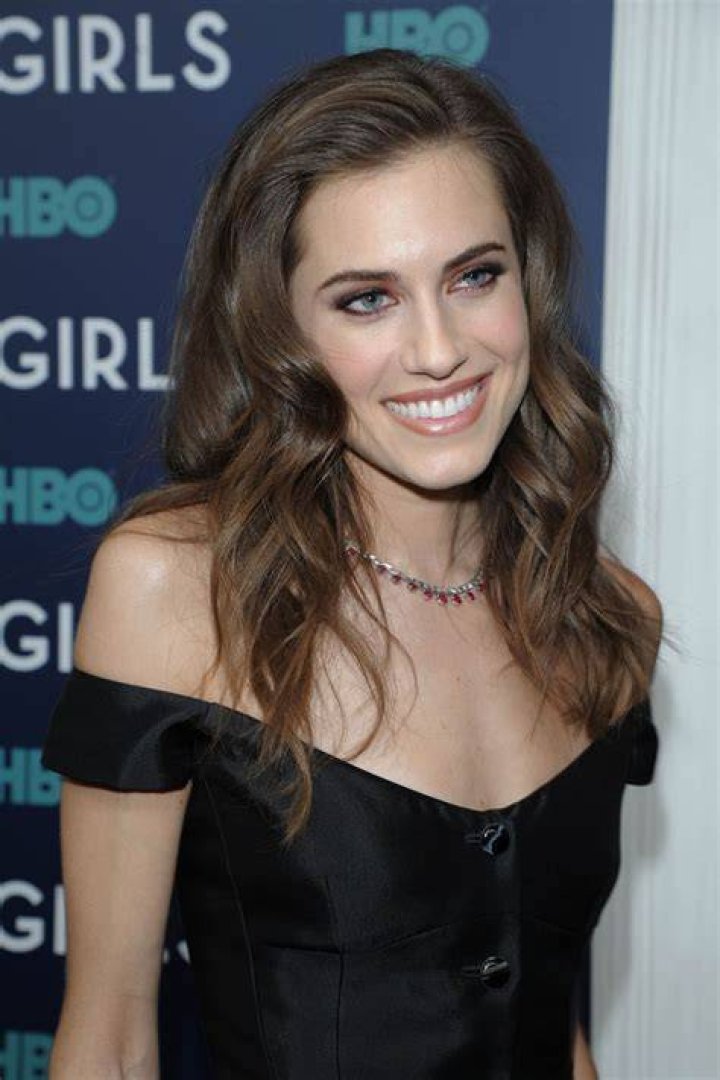 Girls actress Allison Williams & boyfriend Alexander Dreymon 'secretly