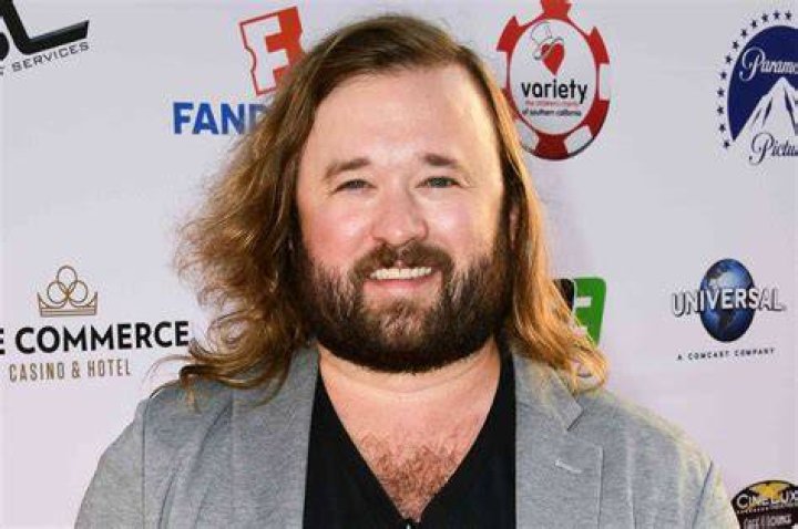 HALEY JOEL OSMENT no longer seeing &ldquo;dead people&rdquo;, just a thriving