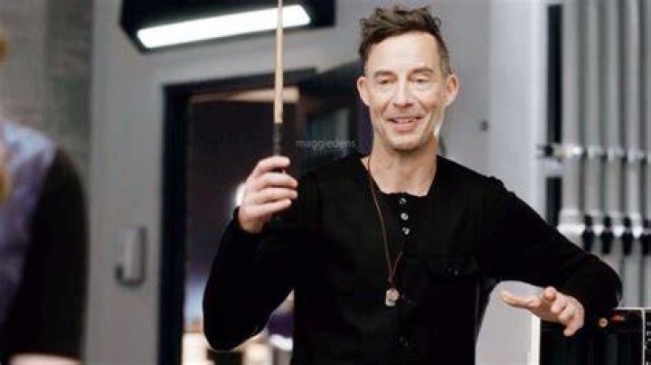 H.R. Wells Tom Cavanagh The Flash