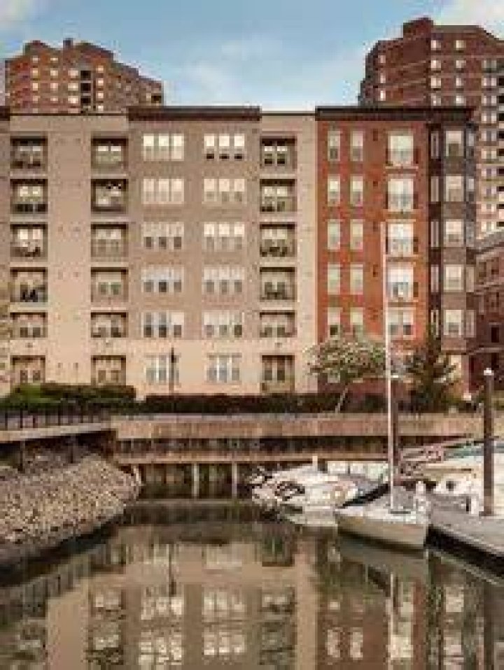 Hudson Point, 131 Dudley Street - Rentals in Jersey City