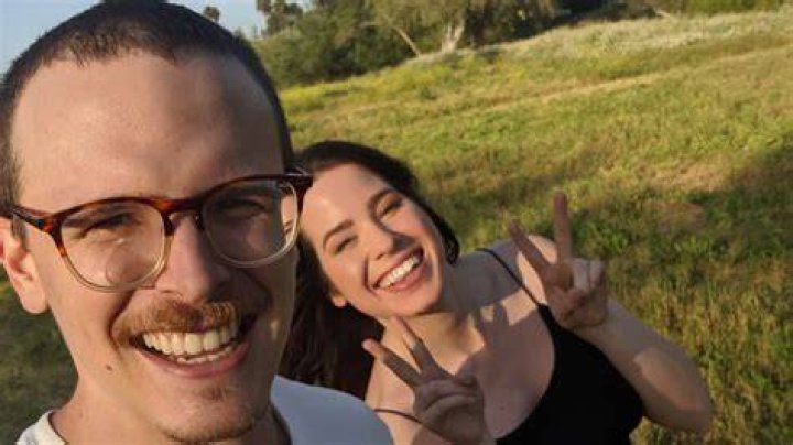 Idubbbz Girlfriend, Anisa Jomha Wiki/Bio, Twitter, Age and Facts