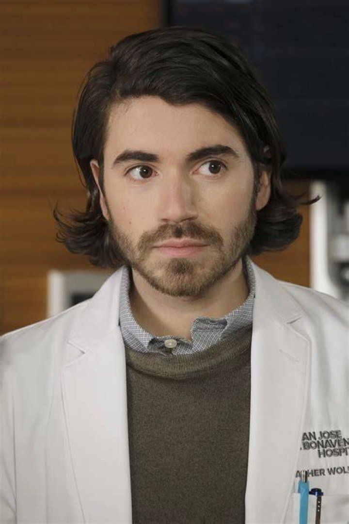 Is Noah Galvin a Transgender Actor? What Does He Identify As?