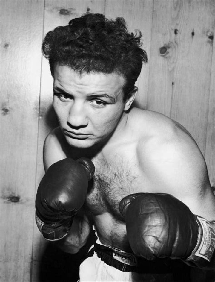 Jake LaMotta boxing in Raging Bull