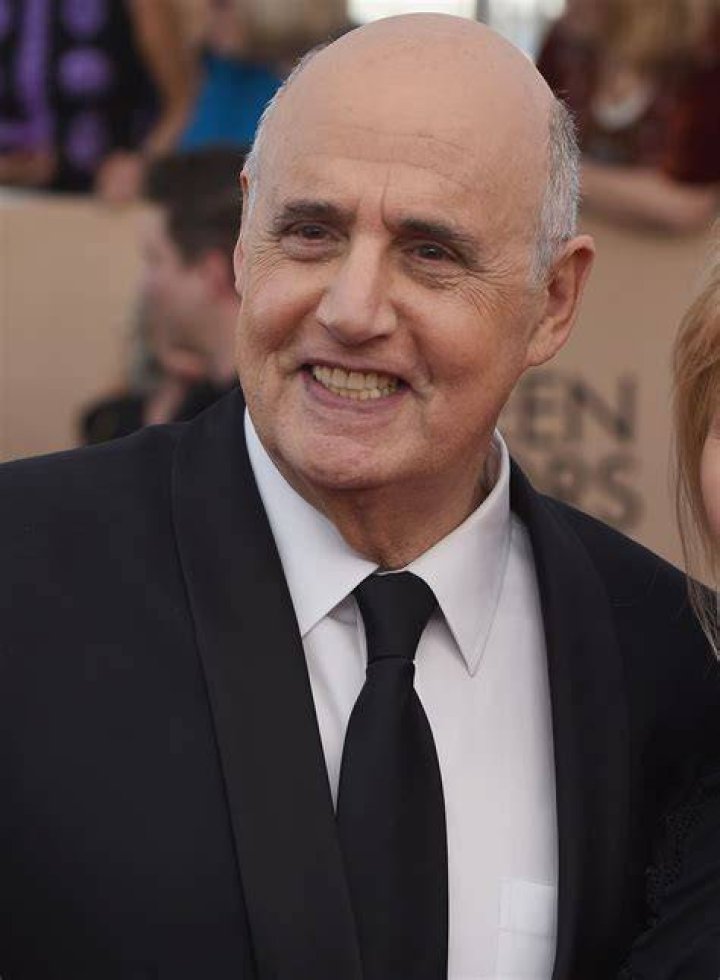 Jeffrey Tambor smiling in The Hangover