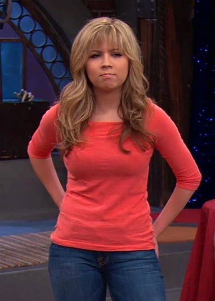 Jennette McCurdy as Sam Puckett iCarly