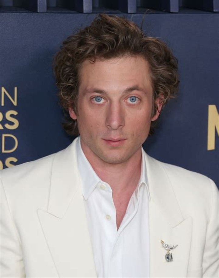 Jeremy Allen White Teases THE BEAR Season 3 and Talks About Playing