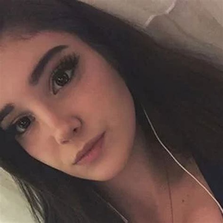 Jinx ASMR (YouTube Star) Wiki, Biography, Age, Boyfriend, Family, Facts