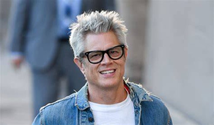 Johnny Knoxville as Kenneth Smith
