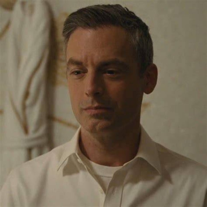 Justin Kirk as Jeryd Mencken in Succession season 4