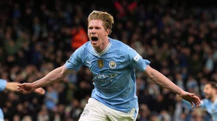Kevin De Bruyne celebrates after the Premier League match between Manchester City and Chelsea FC at Etihad Stadium. Photo by Alex Livesey.