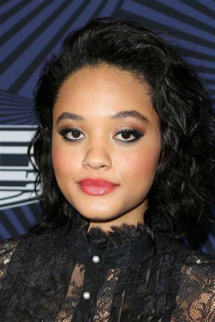 Kiersey Clemons as Jenn With Raft In Sweetheart