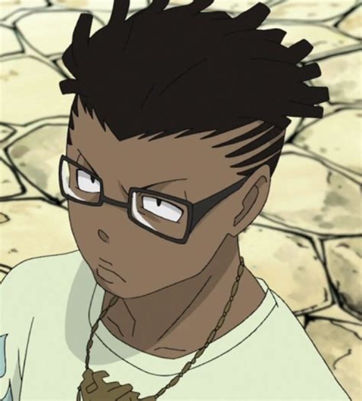 Kilik Rung from Soul Eater standing with two kids.